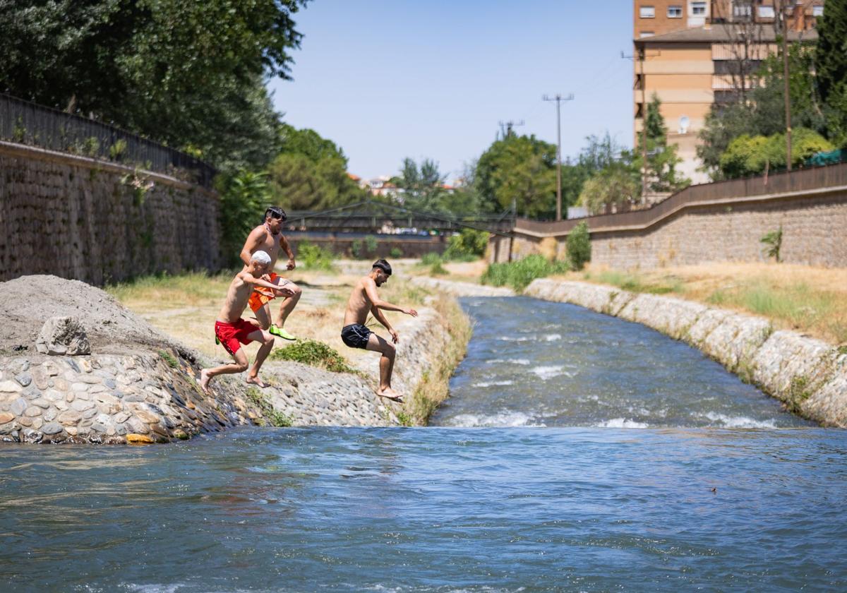Los planes mil de un verano a lo largo del río Genil